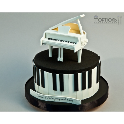 Торт с роялем