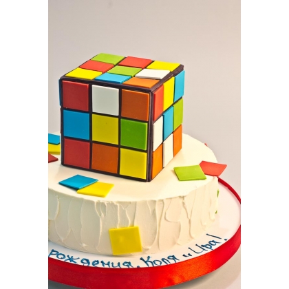 Торт с кубиком рубиком