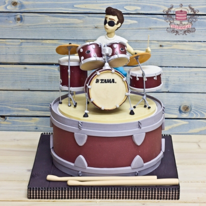 Торт с барабанщиком