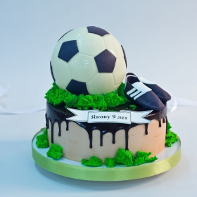 Торт с футбольным мячом